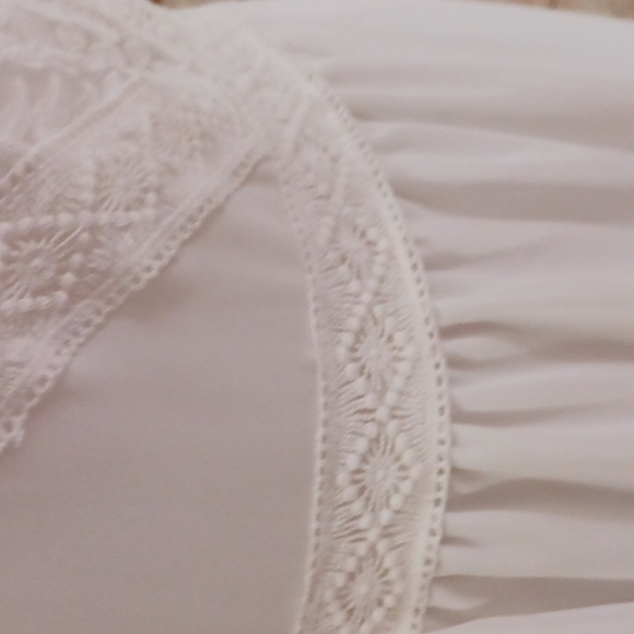 Gianni Bini- Little White Dress - Picture 13 of 16